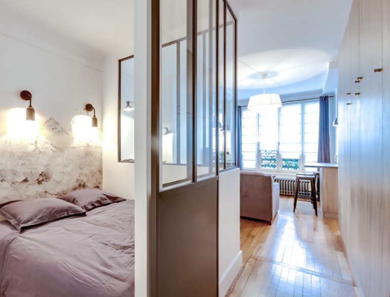 Redistribute the space in a Parisian studio