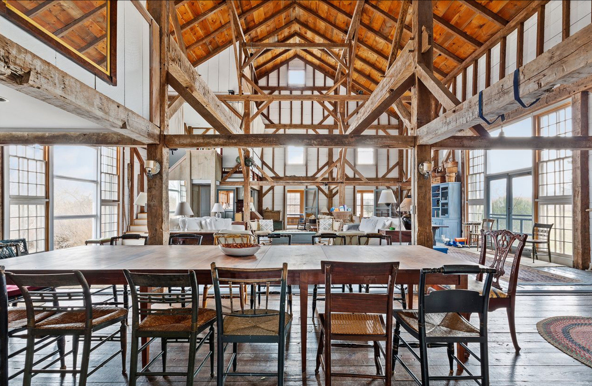 salle à manger grange ancienne en bois