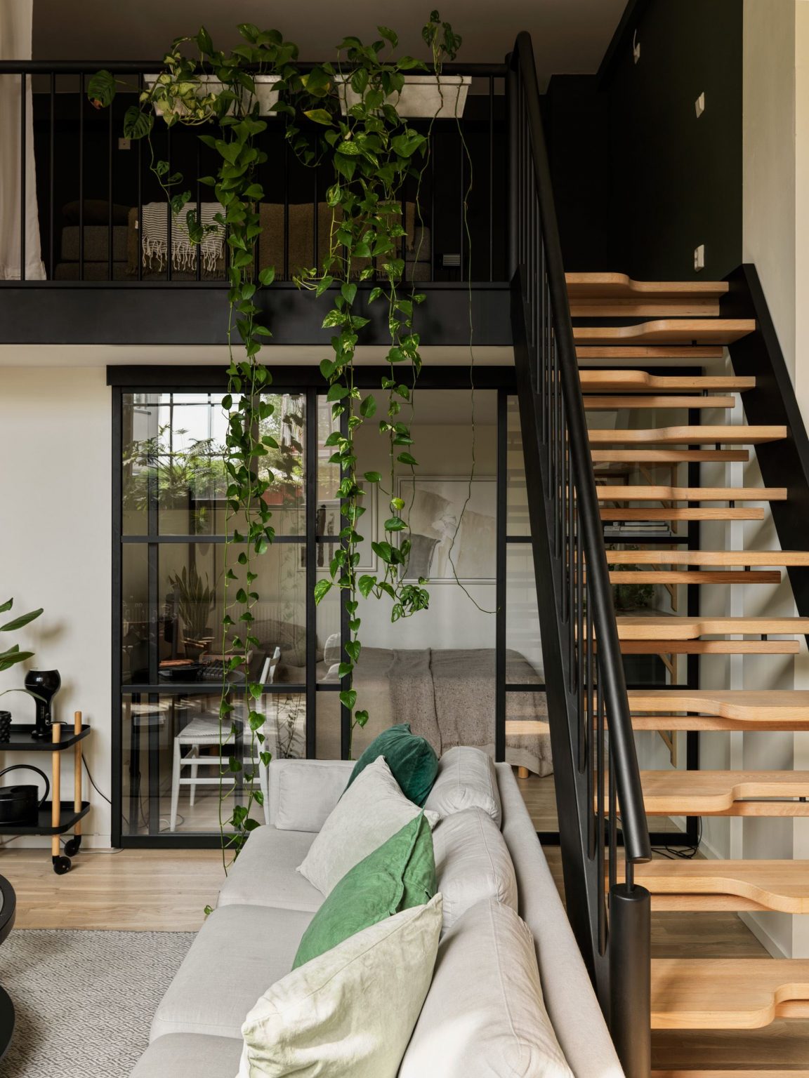 Un mini loft en duplex de 66m2 aux notes vertes