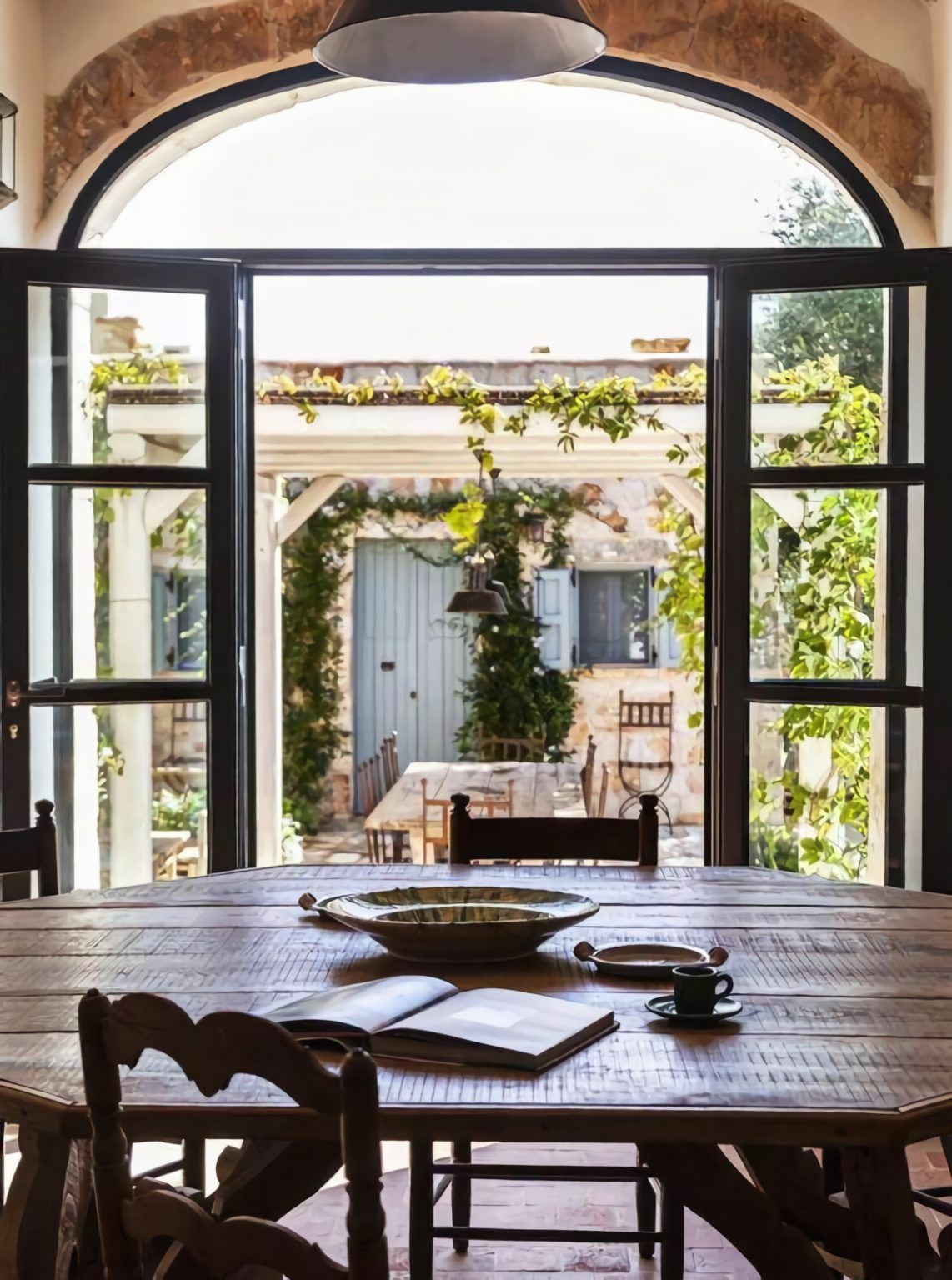 casa-olivetta-une-maison-en-pierres-au-milieu-des-oliviers