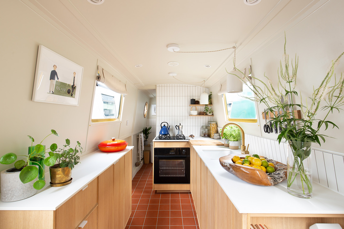 cuisine design petite houseboat