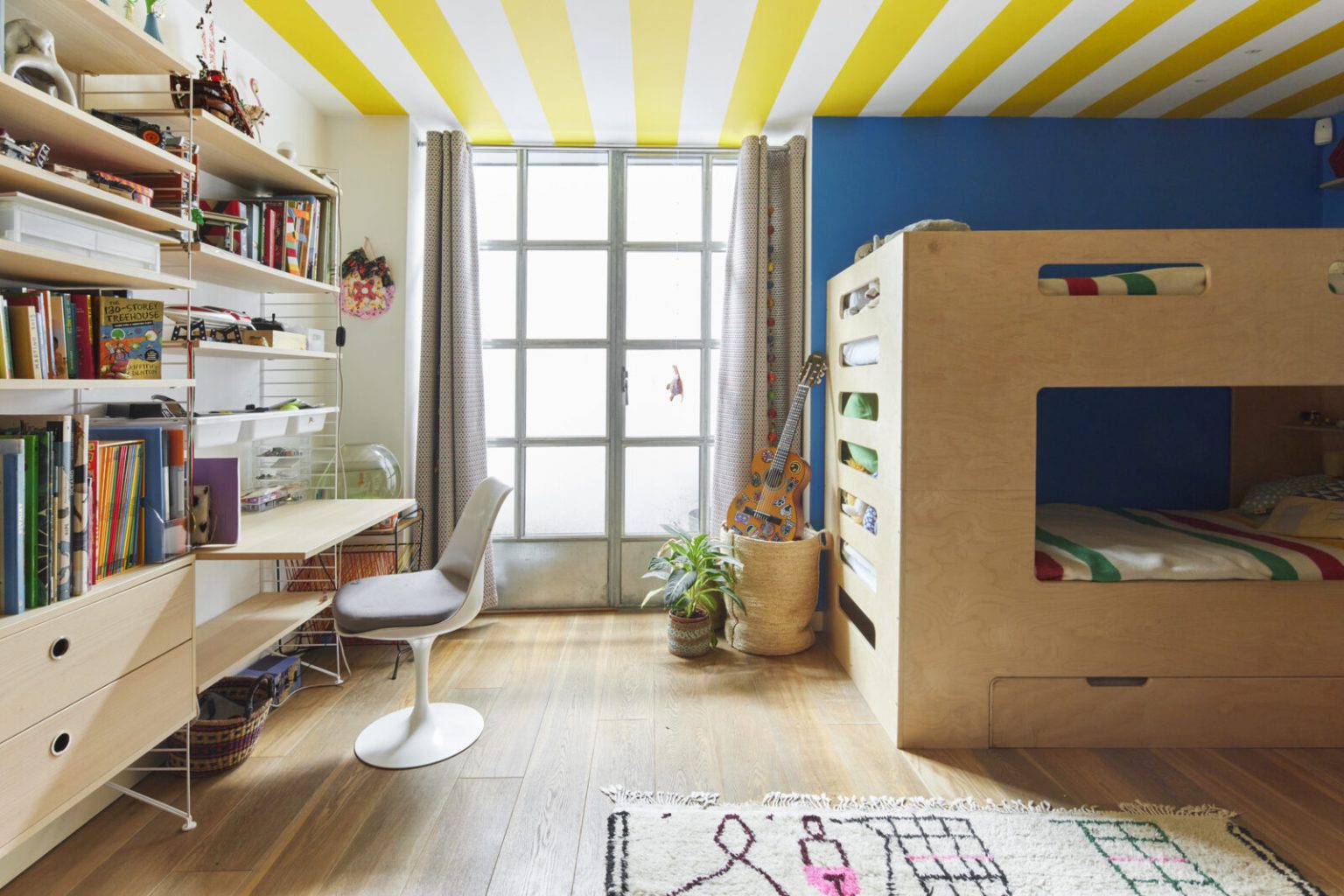 chambre d'enfant décoration contemporaine et colorée