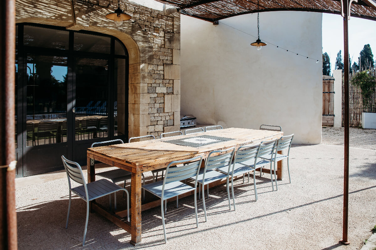 terrasse maison en Provence avec pergola acier