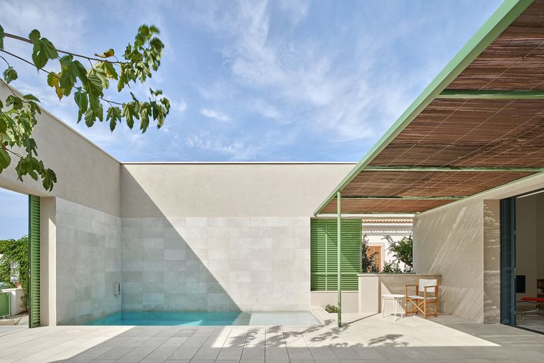 maison d'architecte Majorque avec piscine dans le patio
