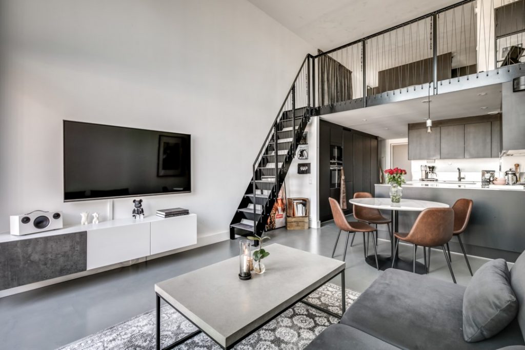 Un deux-pièces en duplex de 52m2 à la décoration design sobre