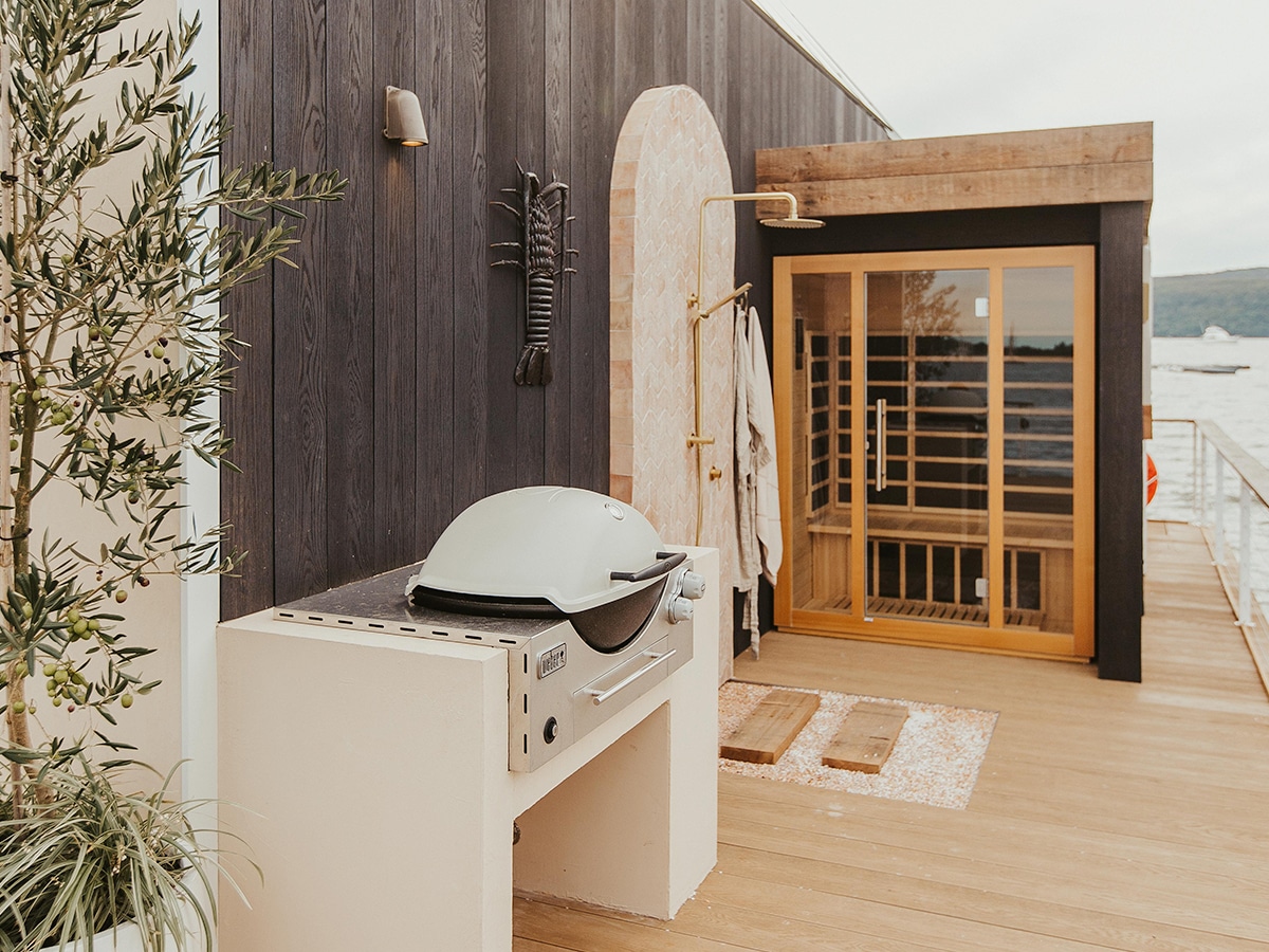 douche extérieure et sauna maison flottante avec terrasse Lilypad II