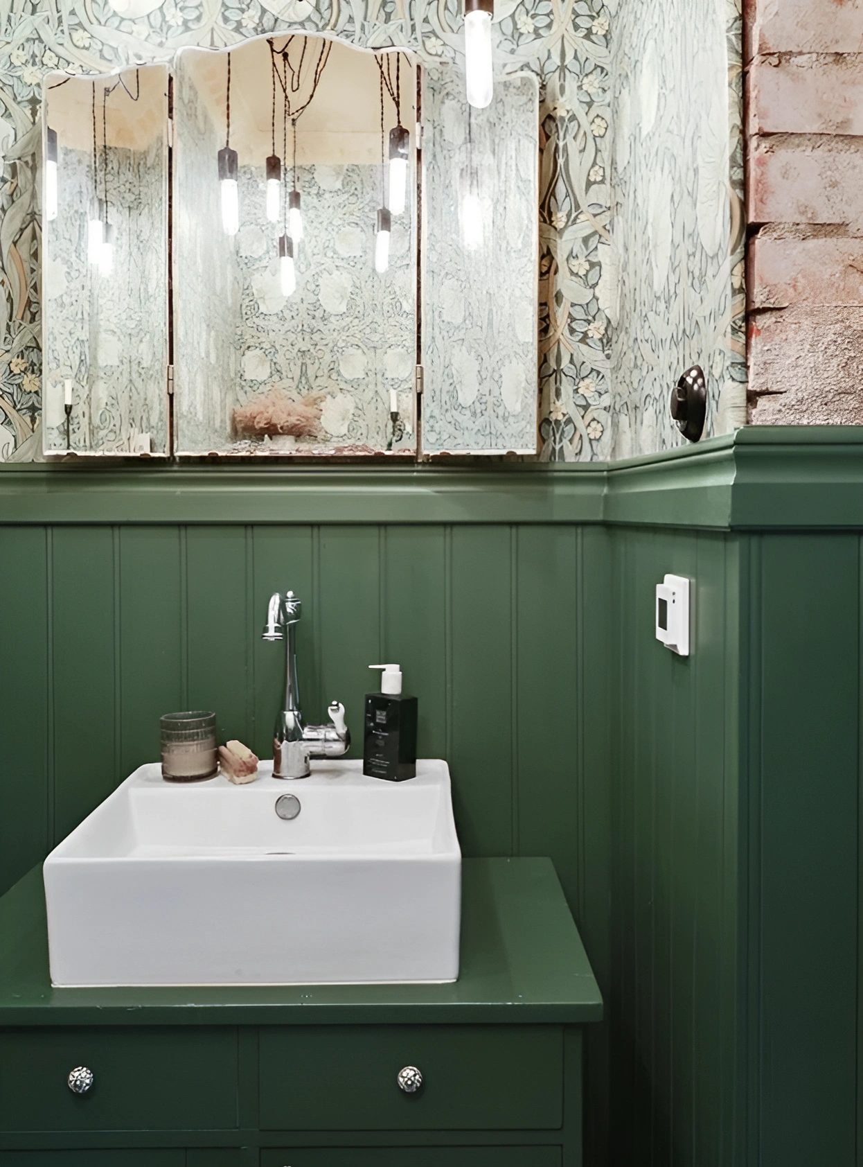 salle de bain papier-peint William Morris
