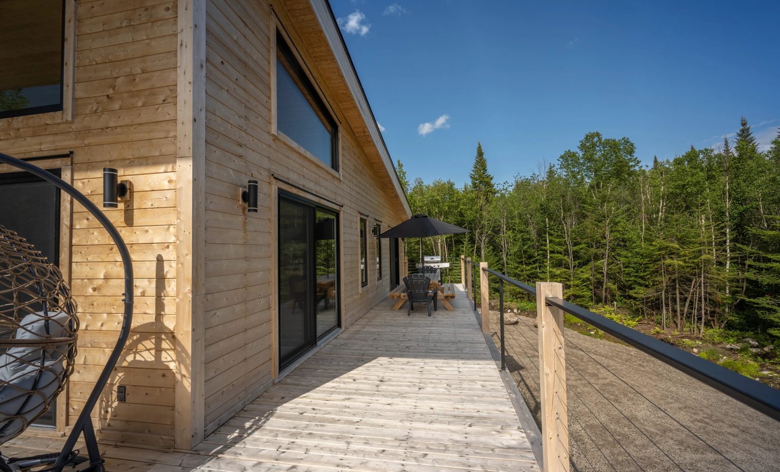 terrasse maison en bois chalet le Tipee Canada