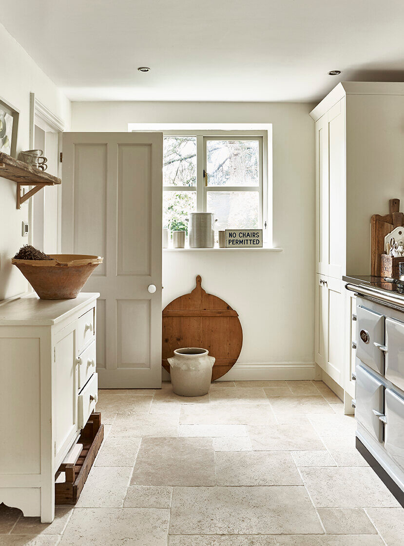 Rustic brown kitchen decor