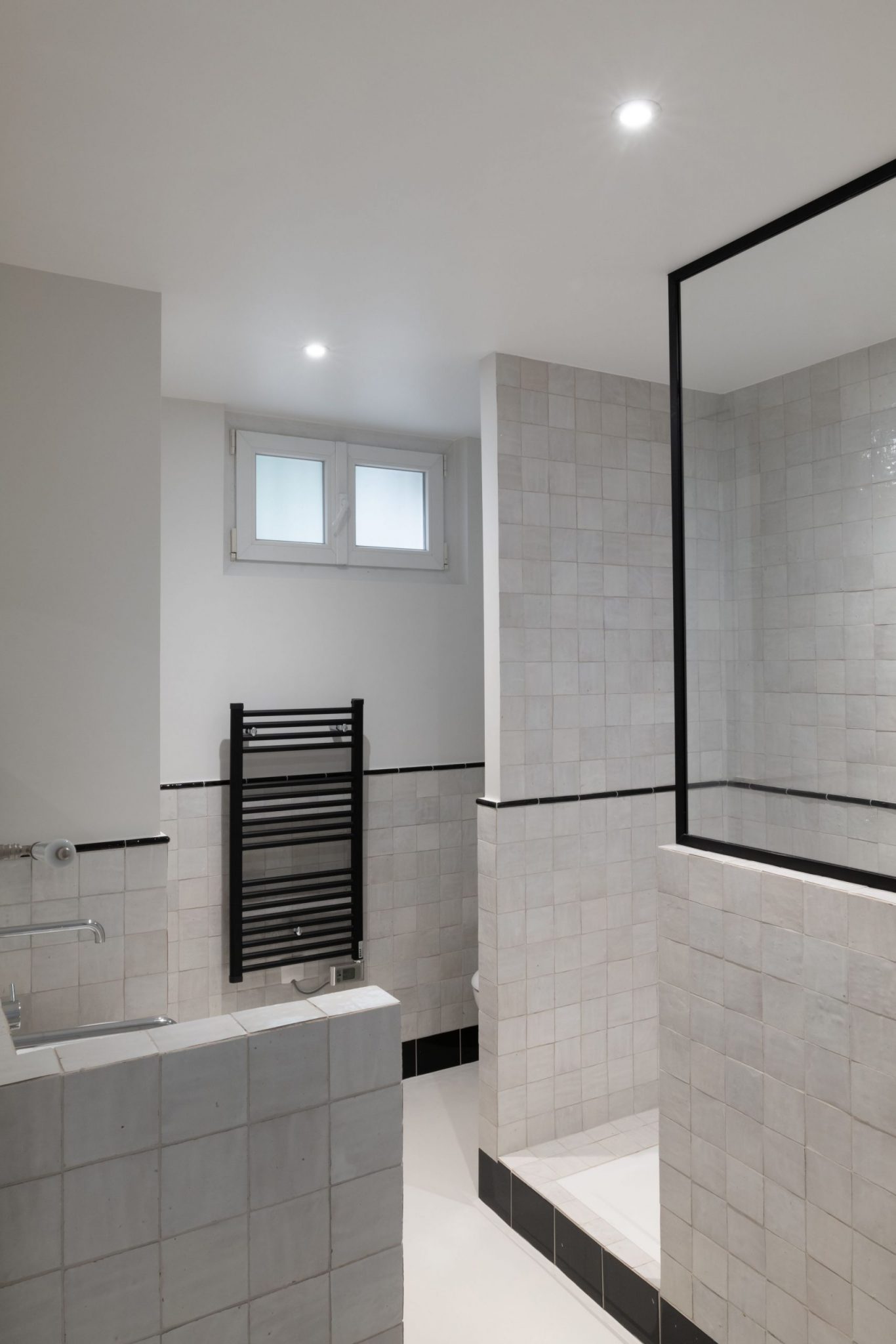 salle de bain maison rénovée Paris par Camille Hermand