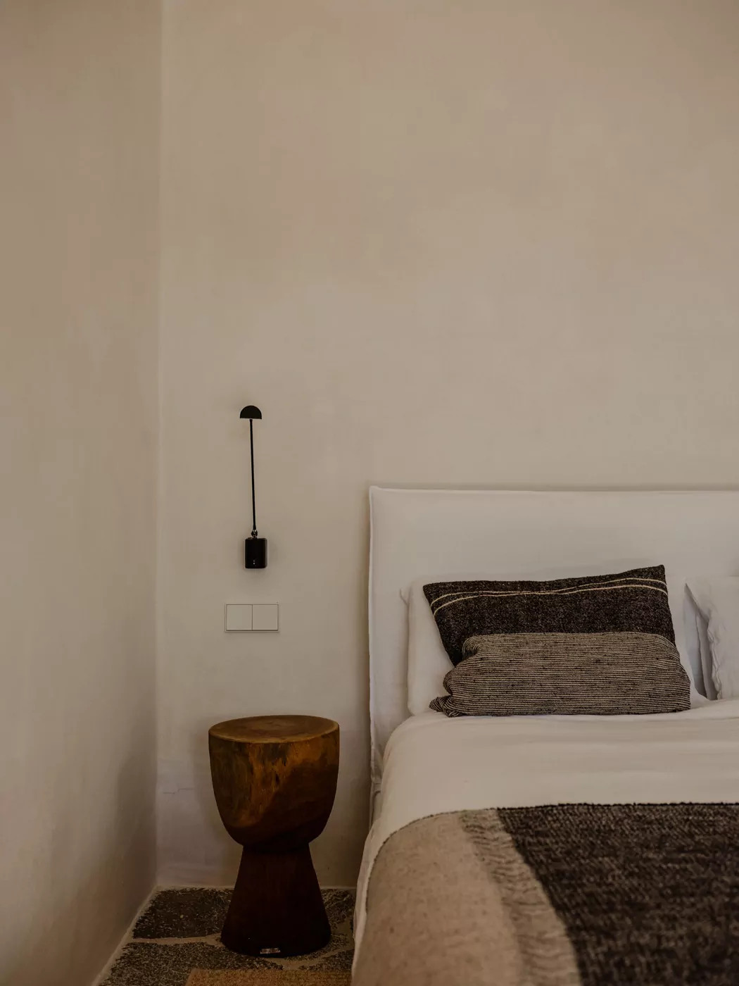 chambre minimaliste beige