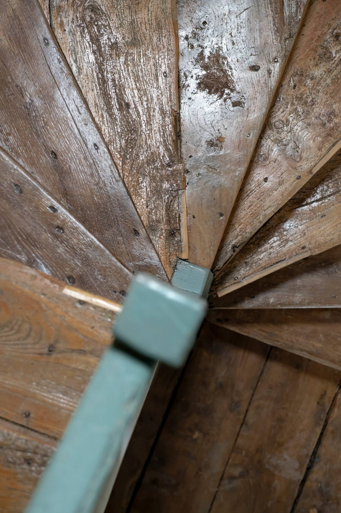 escalier ancien en bois