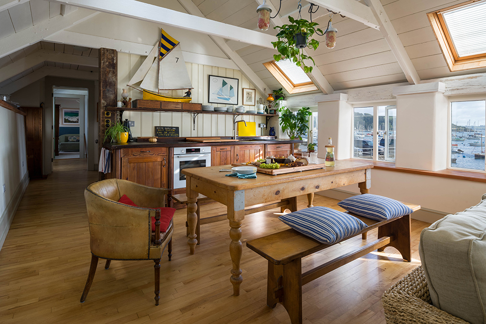 A true English cottage by the sea in a former workshop