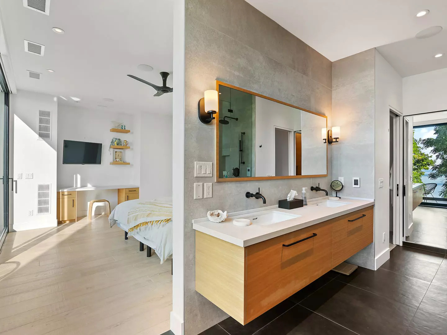 salle de bain ouverte sur chambre maison contemporaine