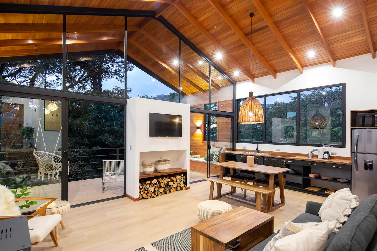 salon et cuisine maison contemporaine en bois de 90m2