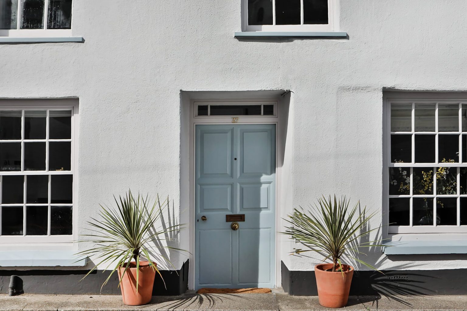 façade cottage bleu dans le Devon