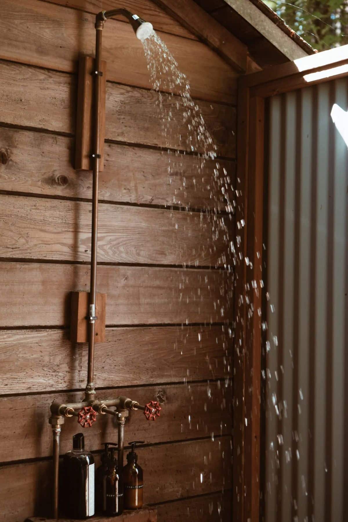 douche extérieure maison en bois