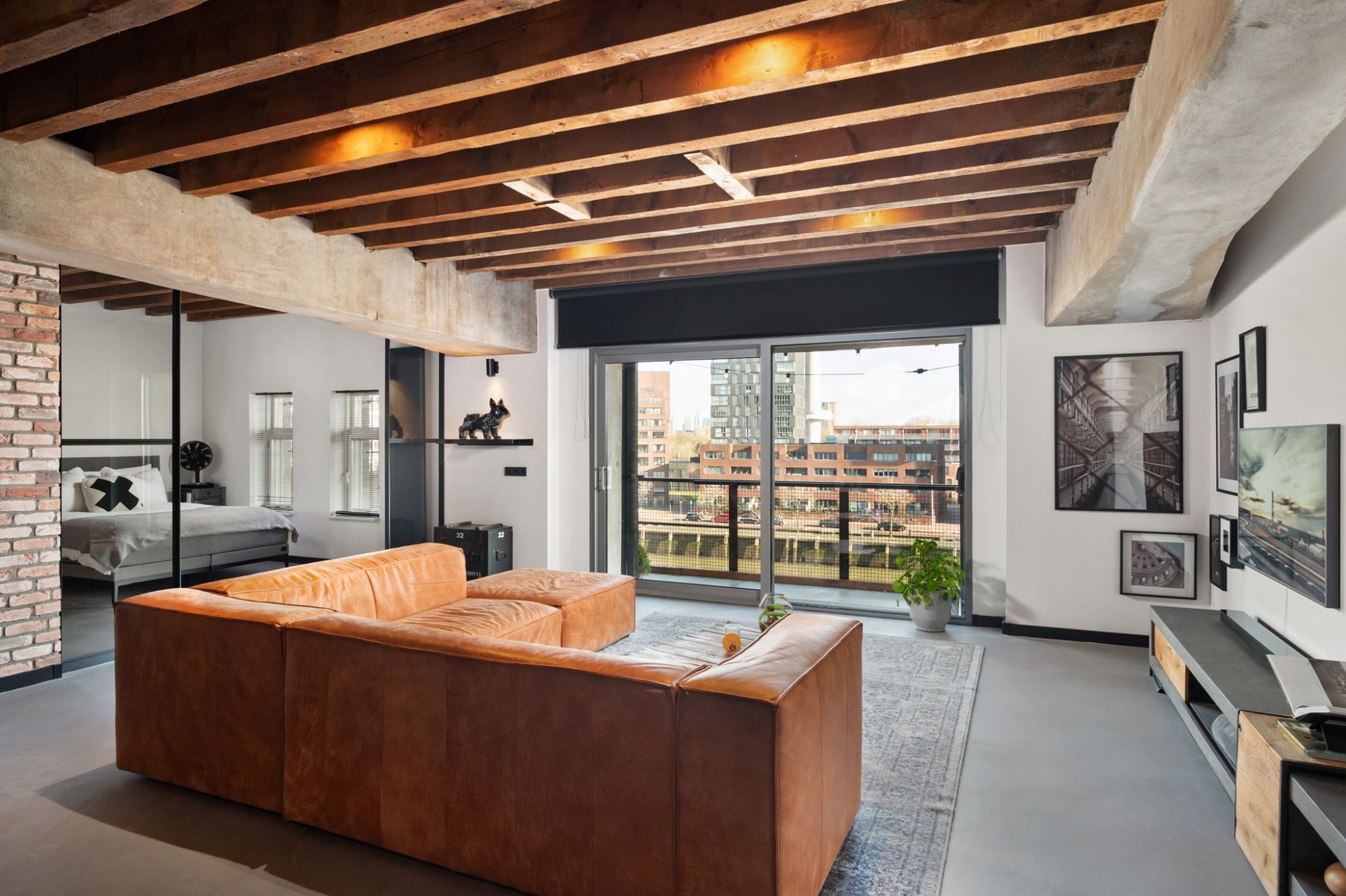Un authentique loft sur les canaux à Rotterdam à la décoration soignée