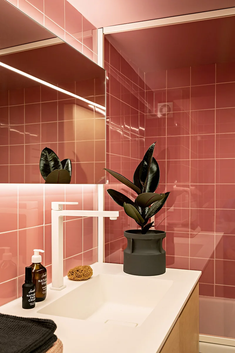 salle de bain design terracotta