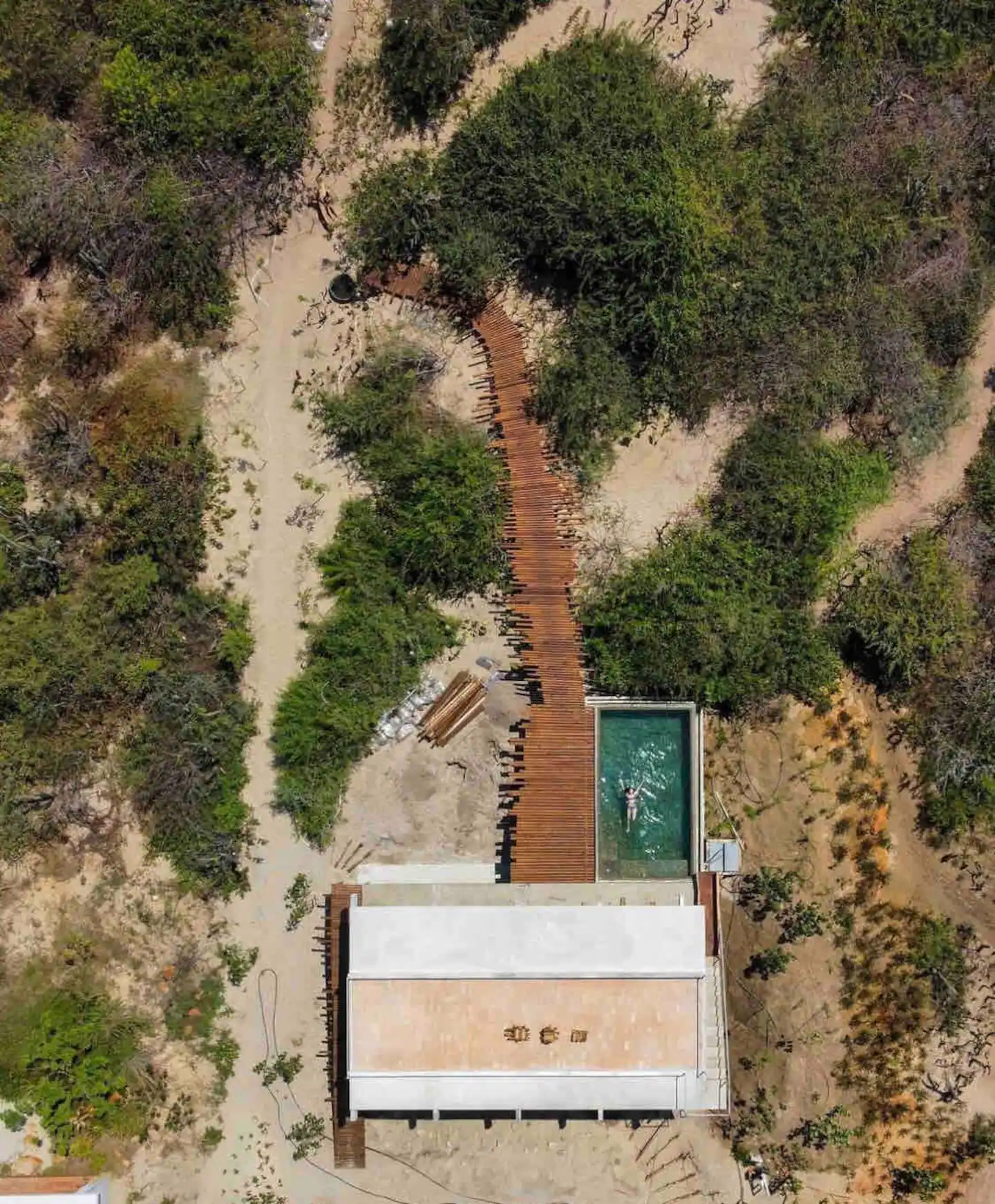 maison avec piscine vue aérienne