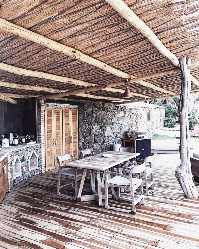 terrasse avec cuisine d'été et pergola bois