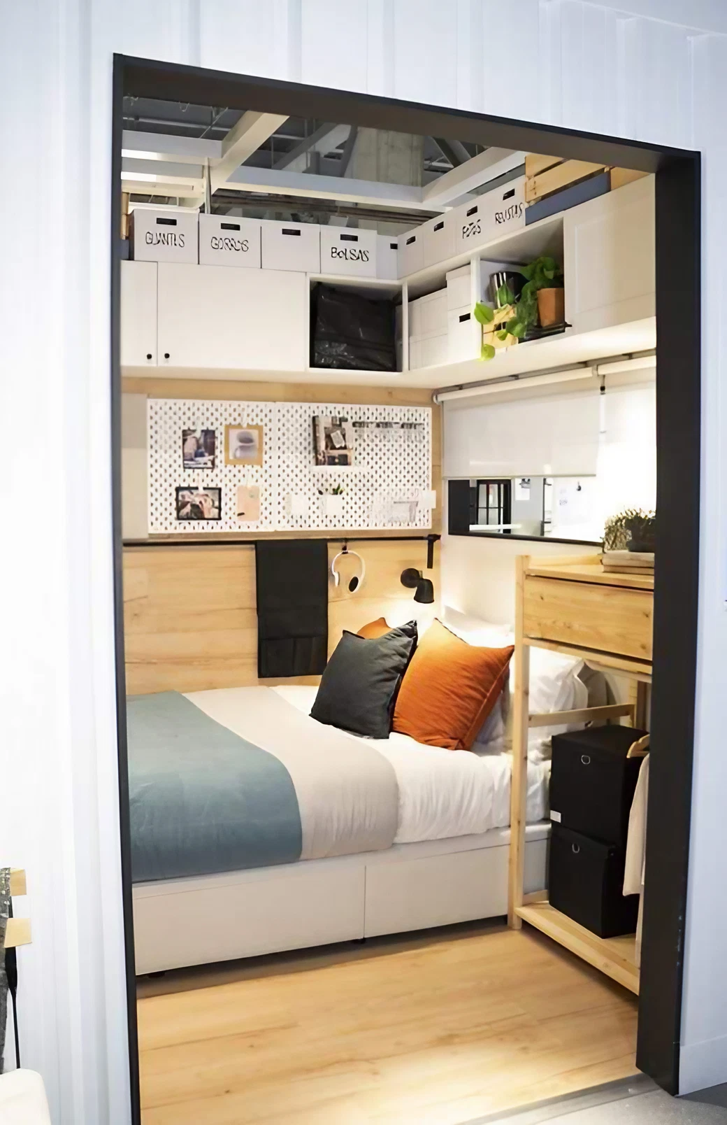 chambre mini maison container IKEA