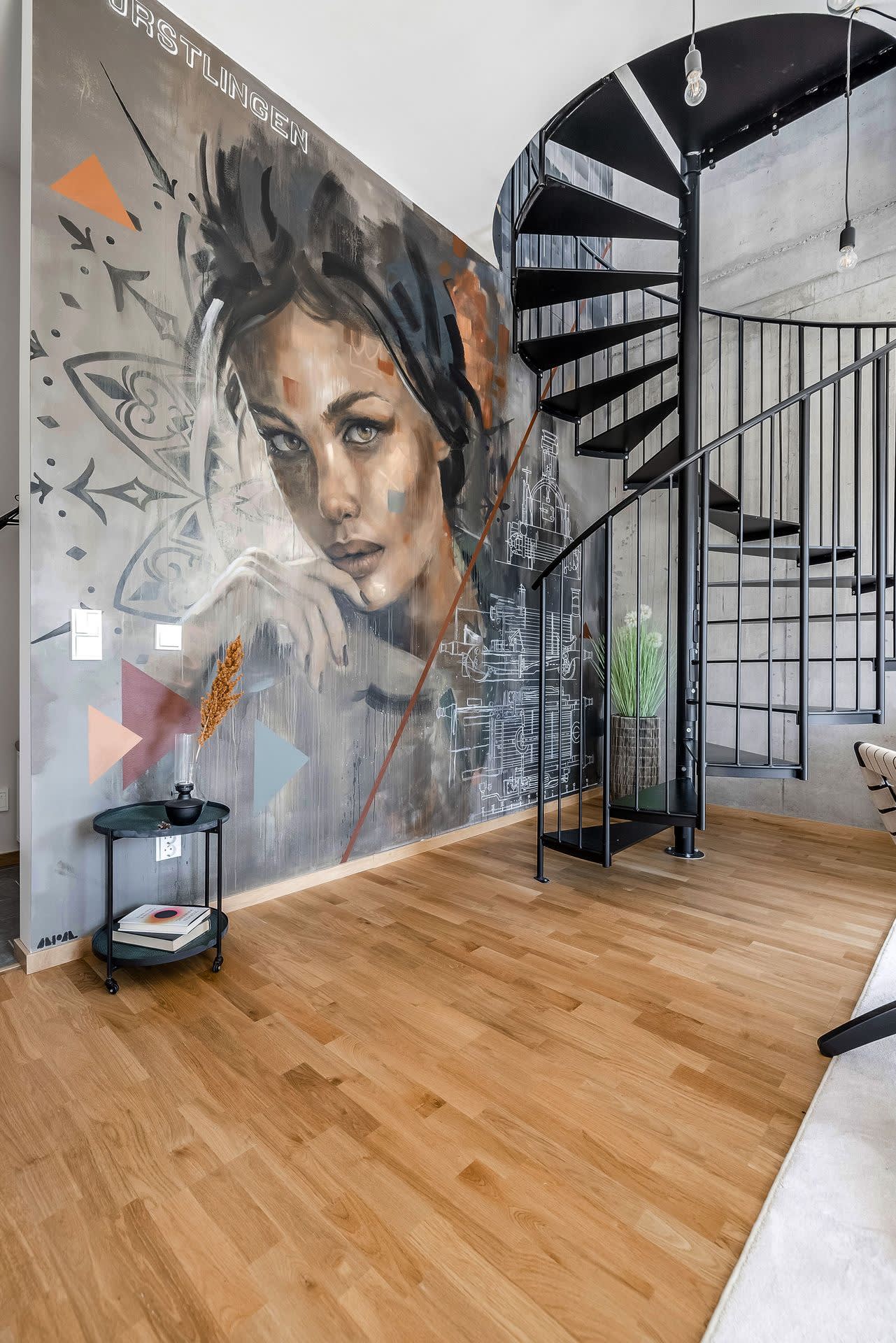 salon décoration design loft avec escalier acier