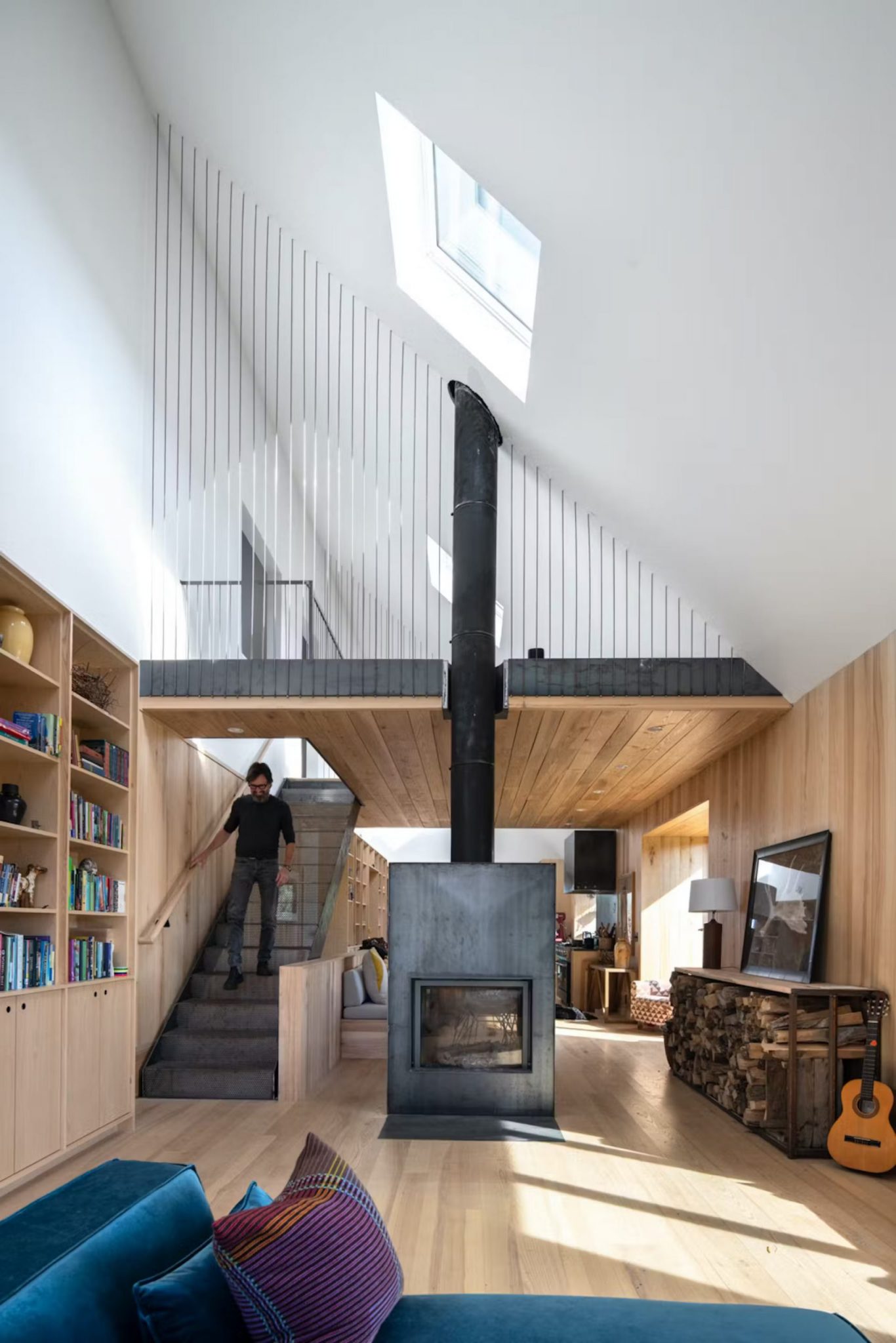 salon avec cheminée maison contemporaine