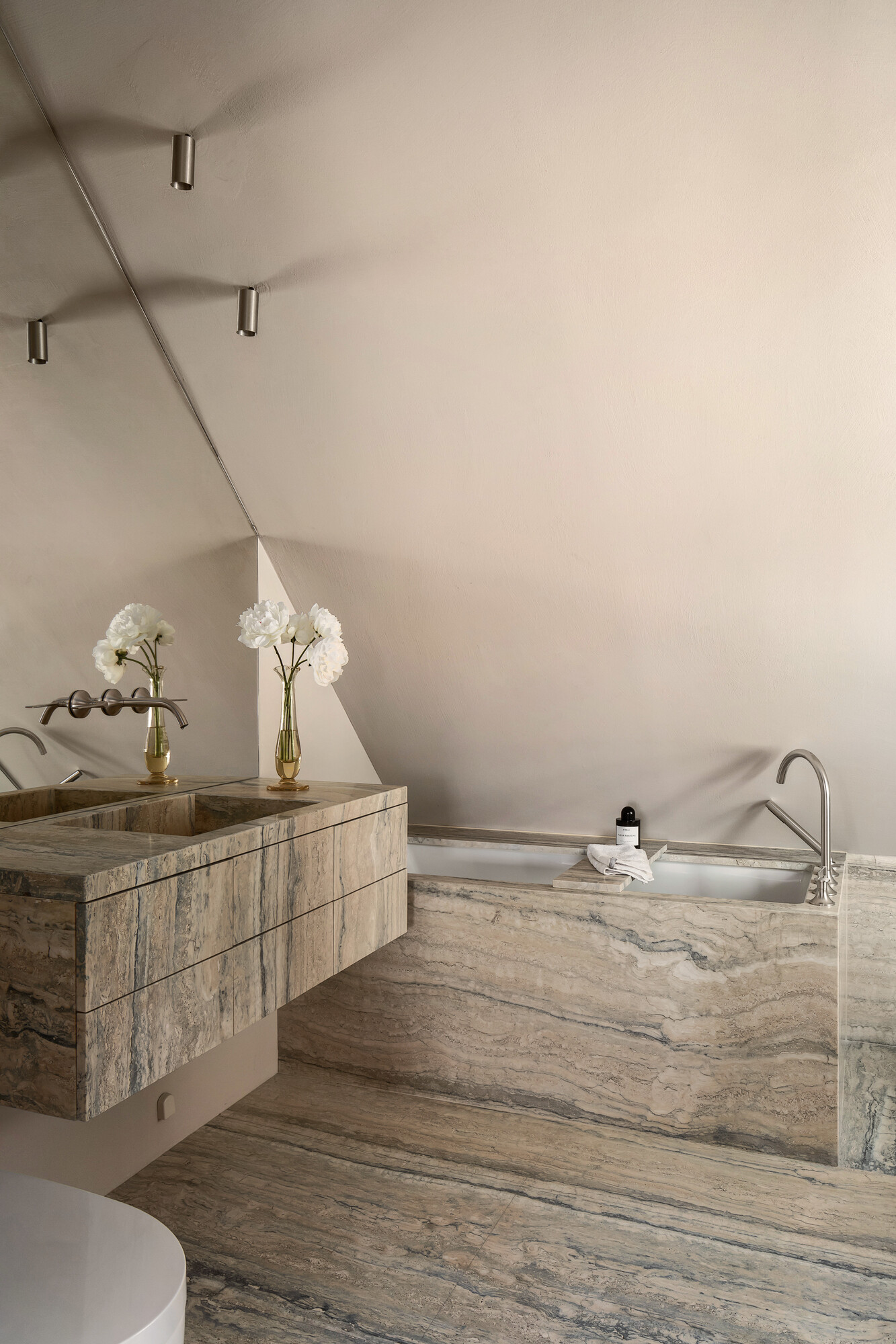 salle de bain marbre décoration design