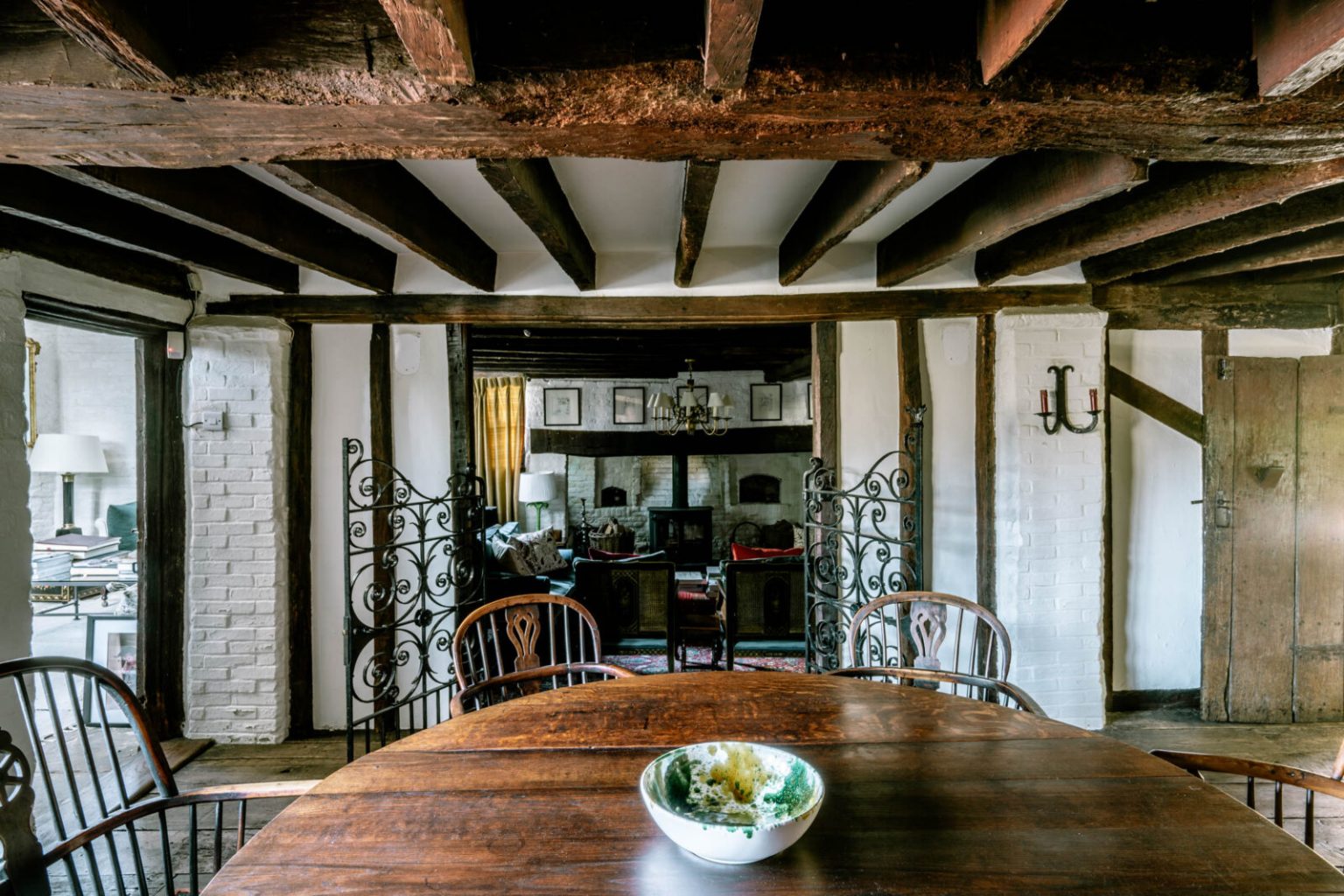 salle à manger avec poutres maison ancienne style Tudor Angleterre
