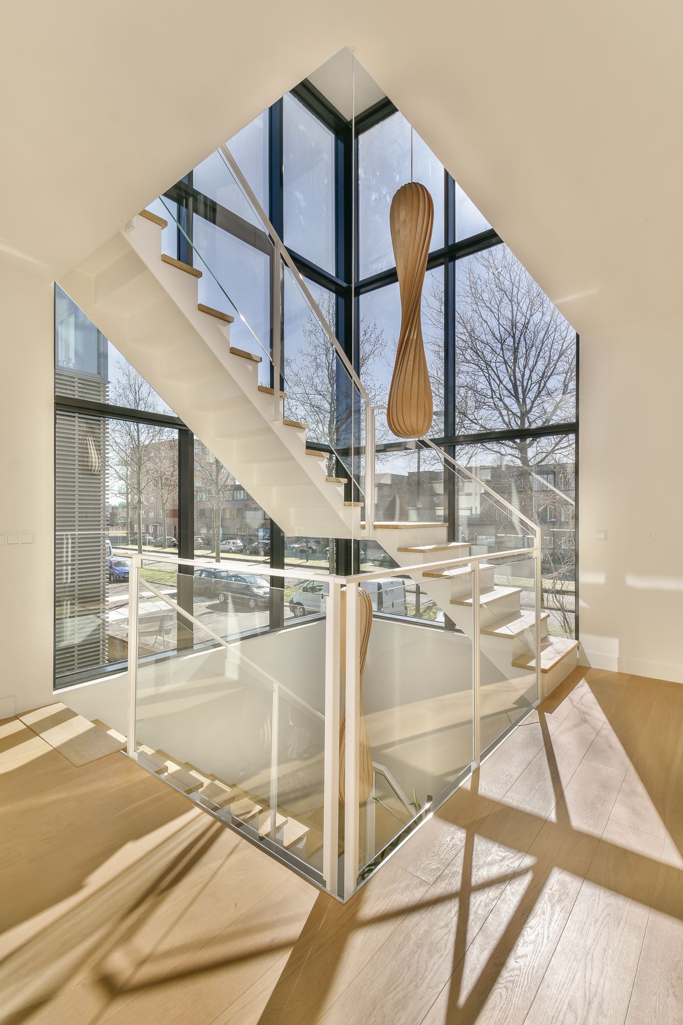 escalier design bois et verre