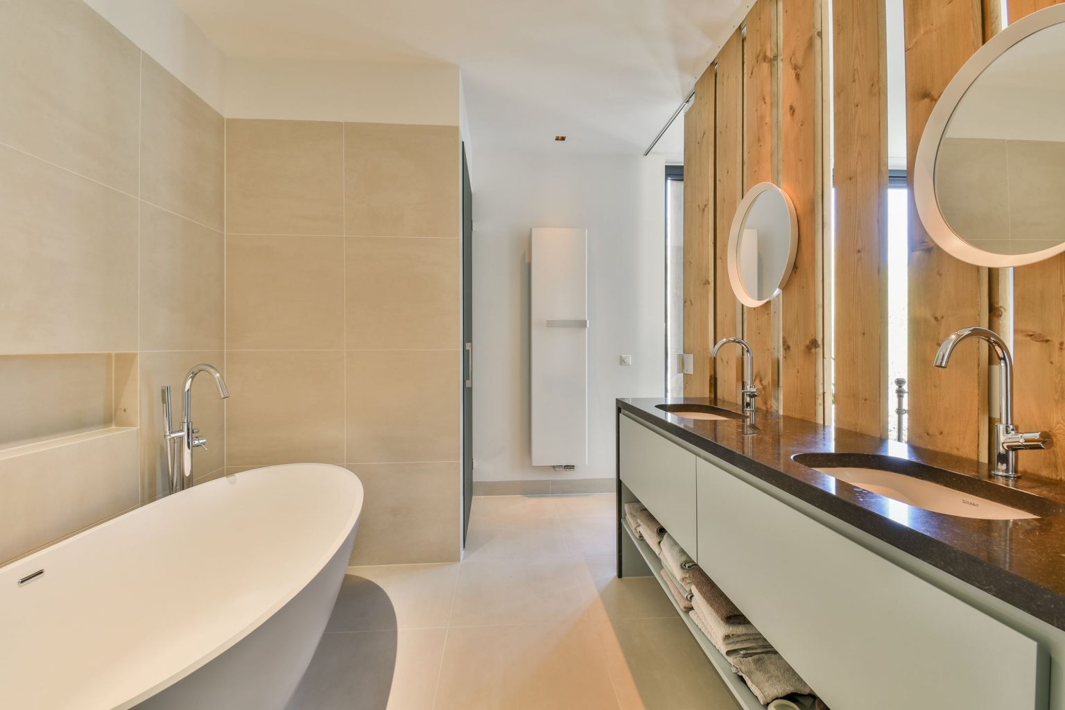 salle de bain design maison de ville en bois
