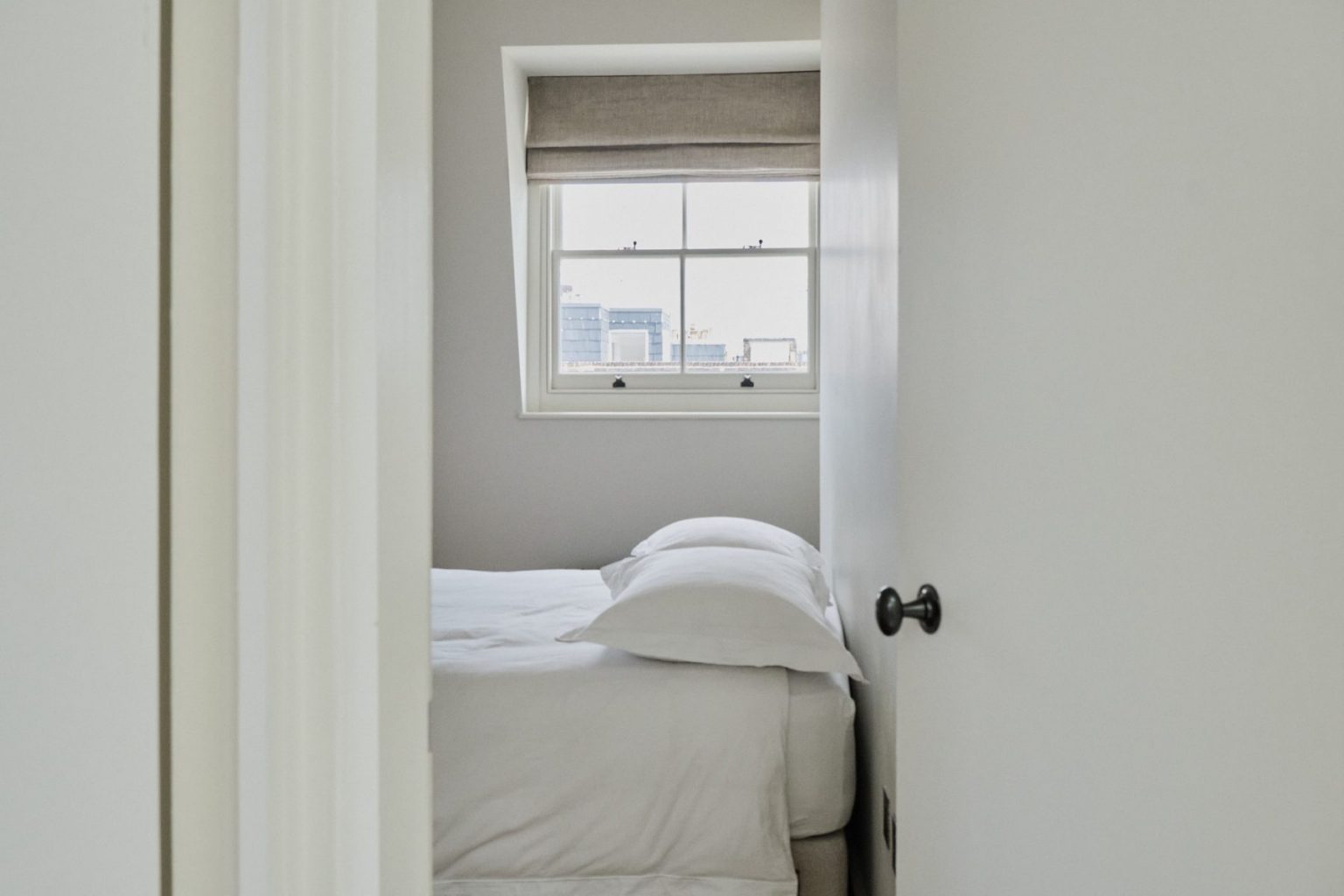 chambre blanche minimaliste