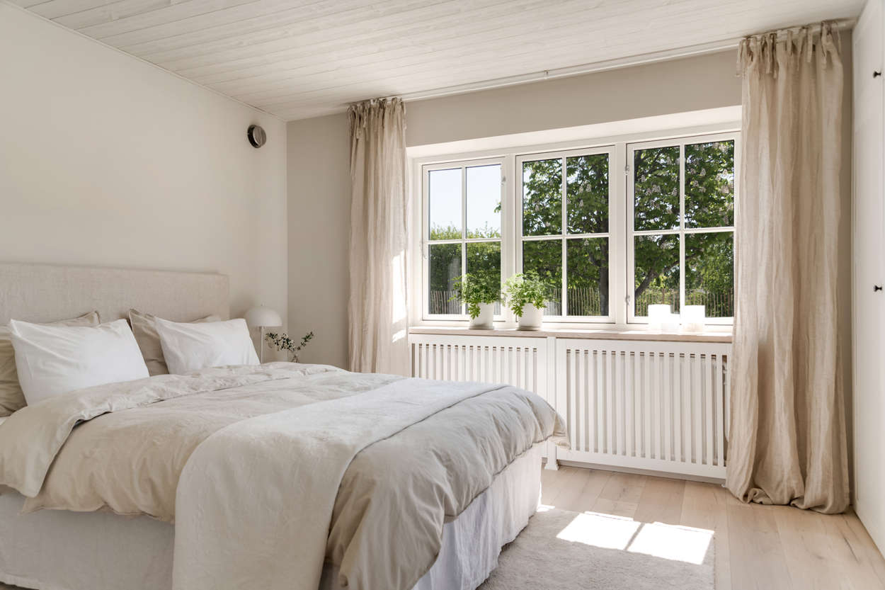 chambre minimaliste beige décoration scandinave