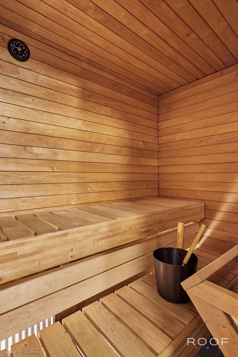 sauna finlandais dans salle de bain