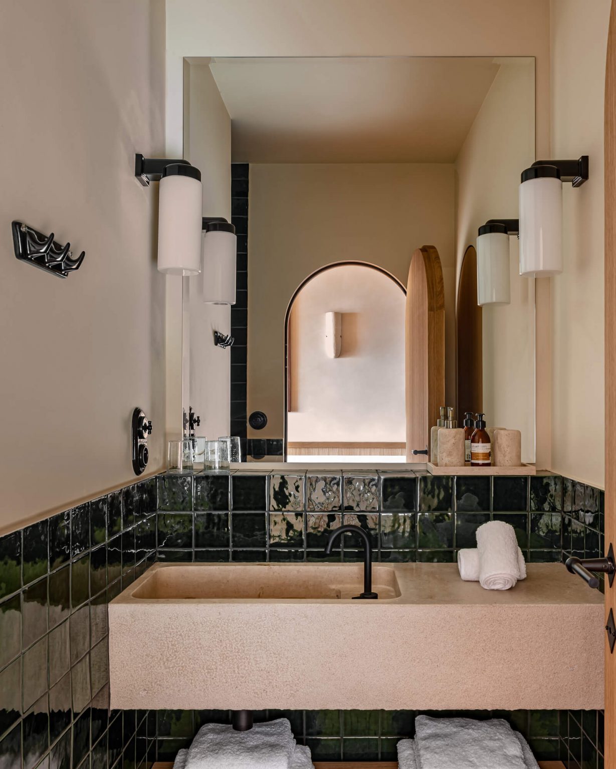 salle de bain carrelage artisanal vert