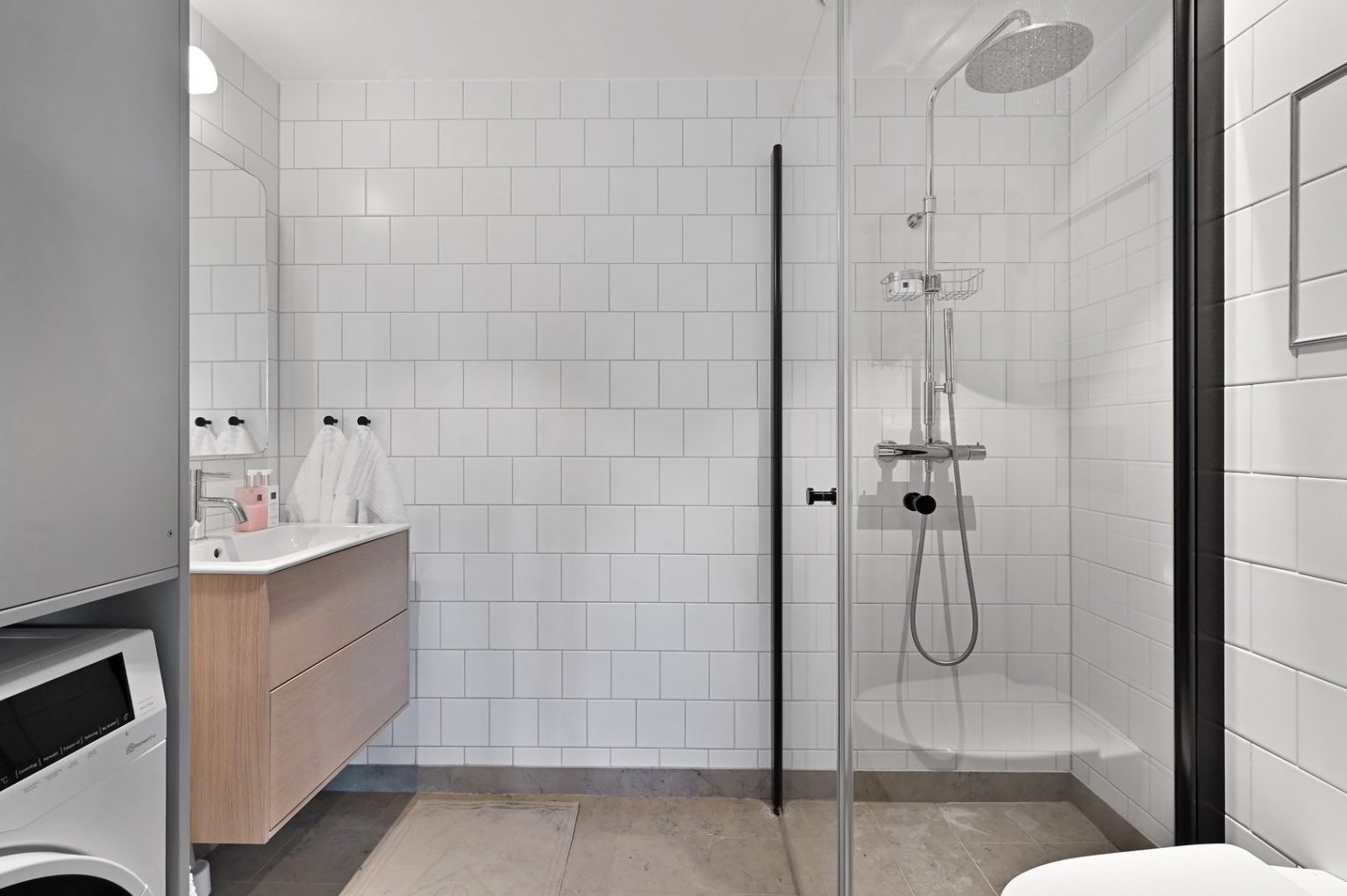 salle de bain blanche et bois appartement 56m2 décoration design