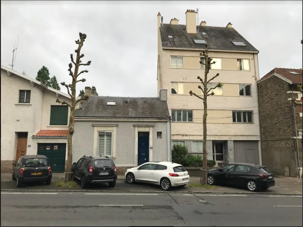 façade avant agrandissement maison de ville surélevée Nantes