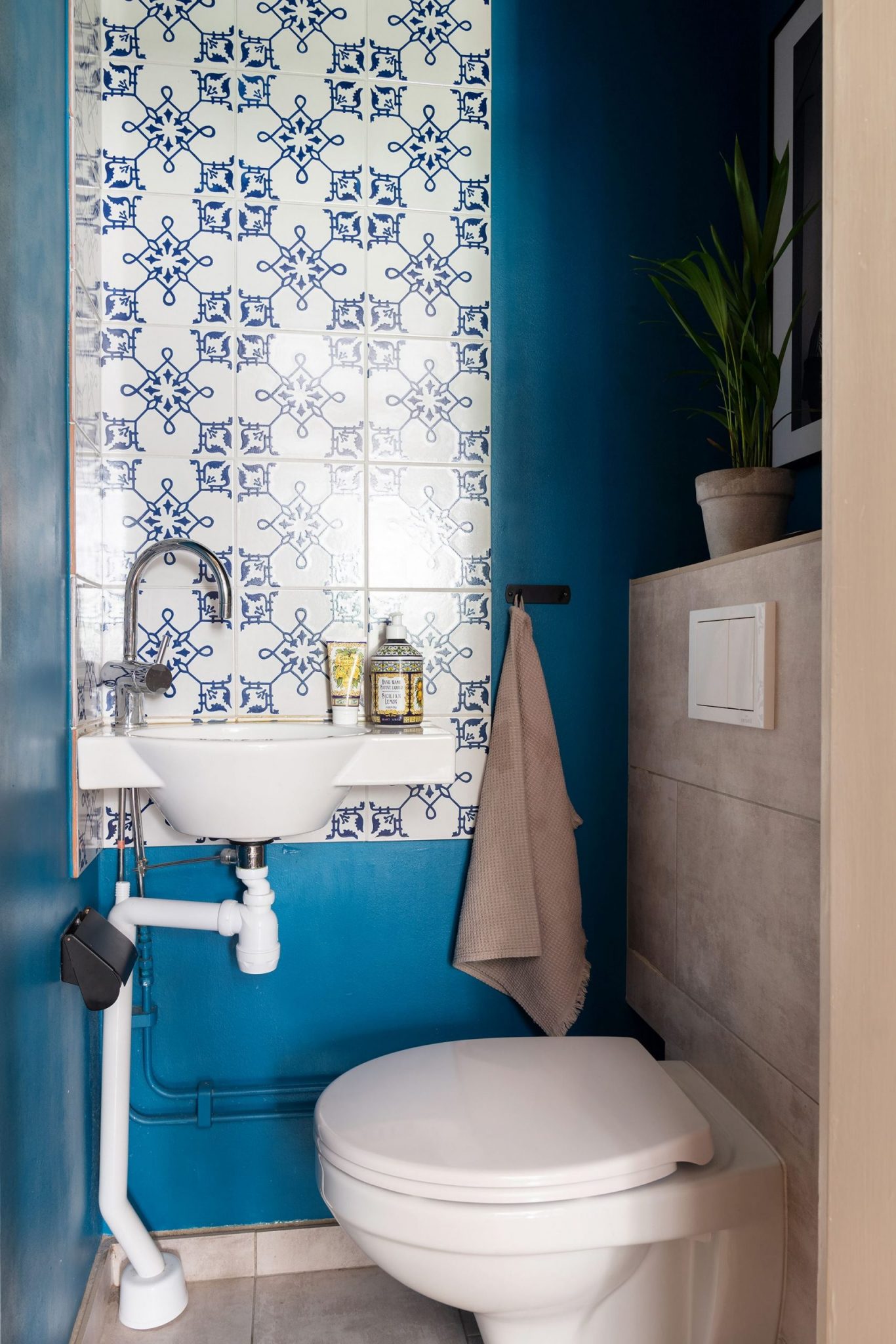 toilettes décoration bleue