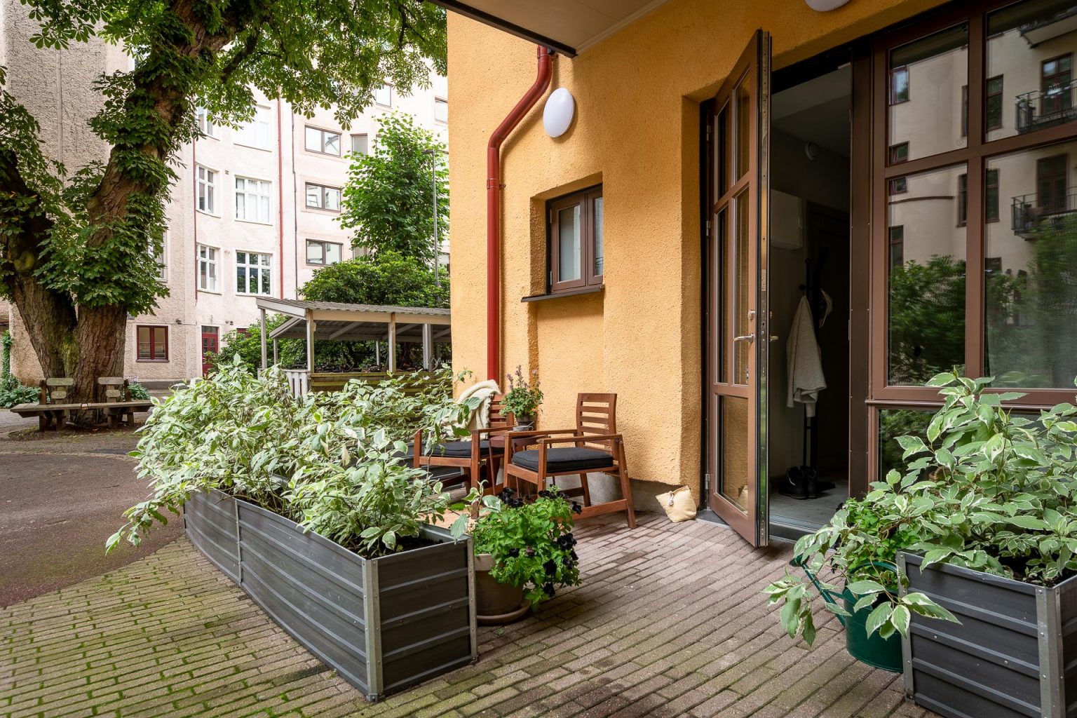 appartement avec patio sur cour