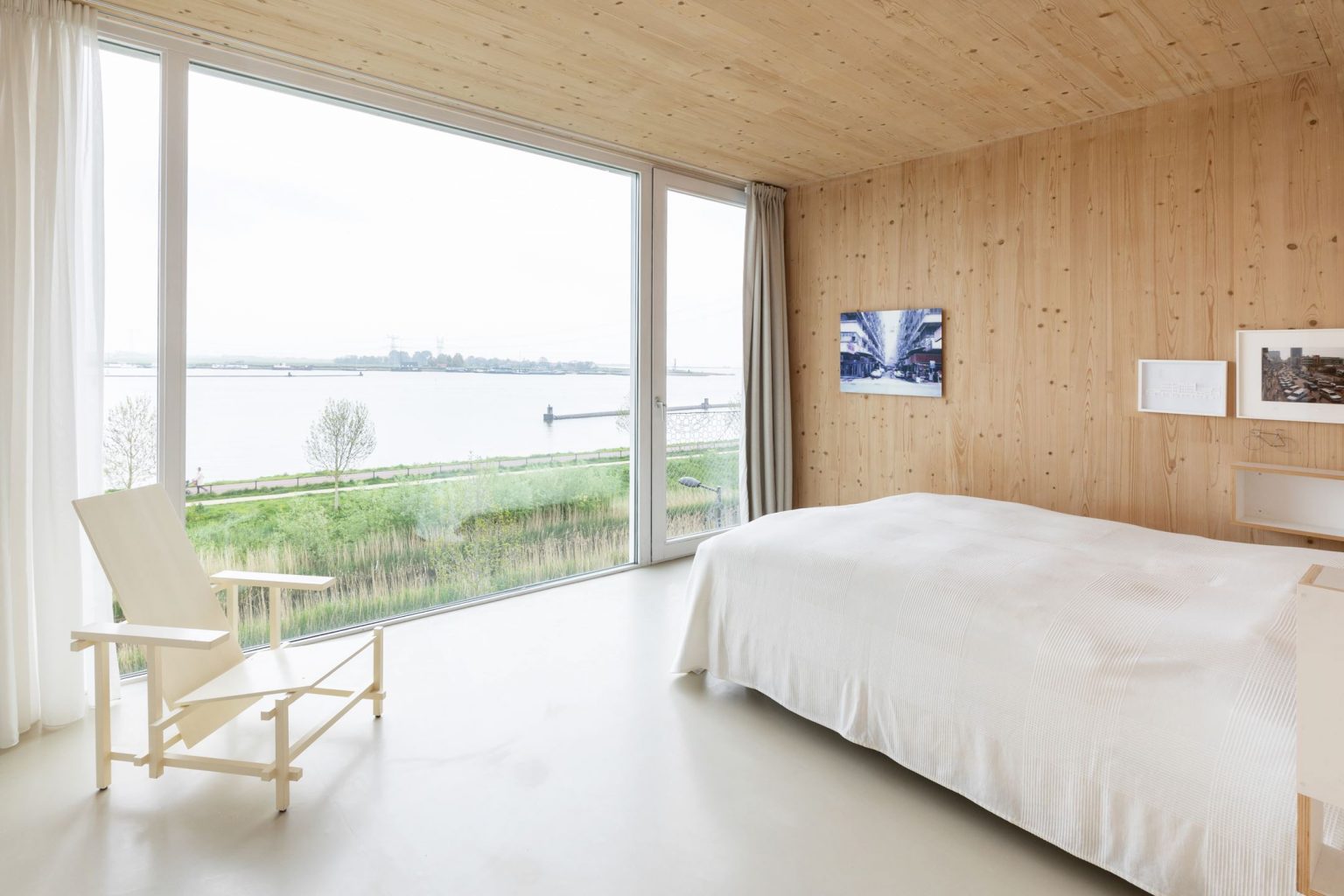 chambre minimaliste murs bois maison architecte