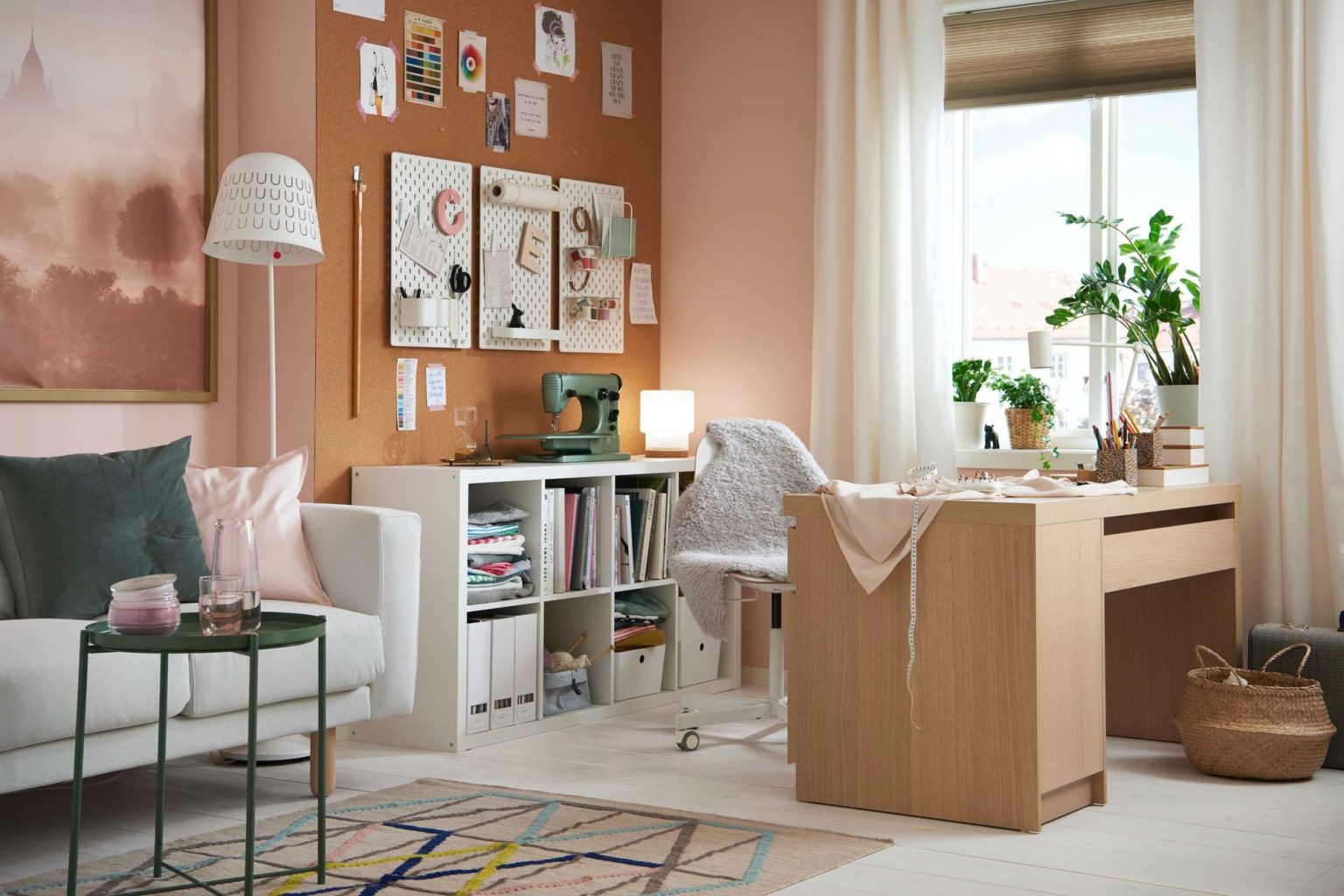 salon avec bureau IKEA