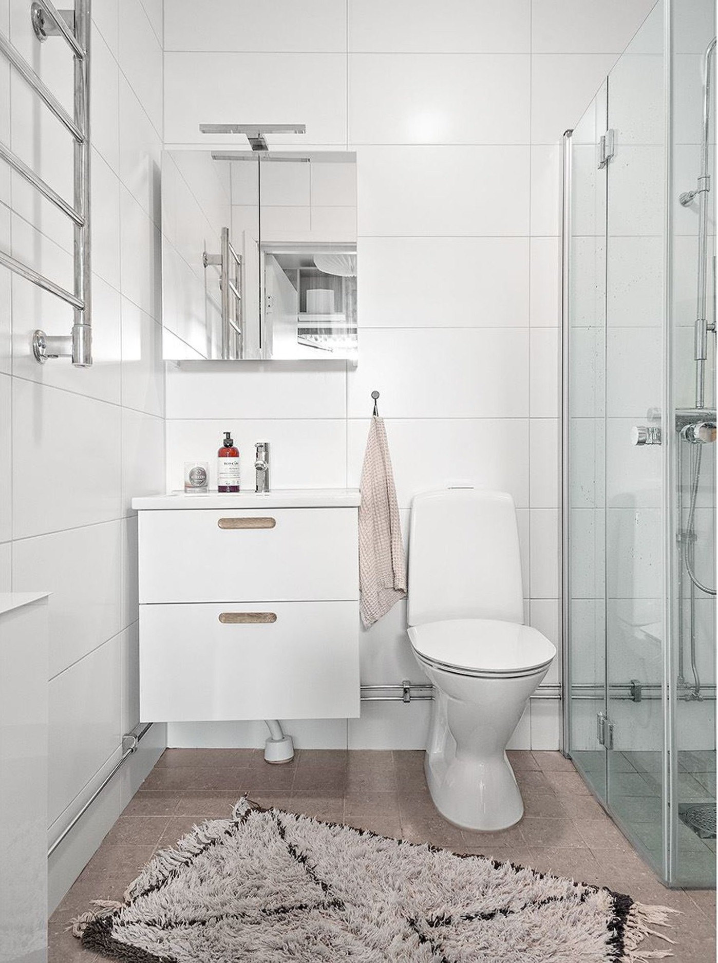 salle de bain blanche décoration scandinave mini maison 38m2