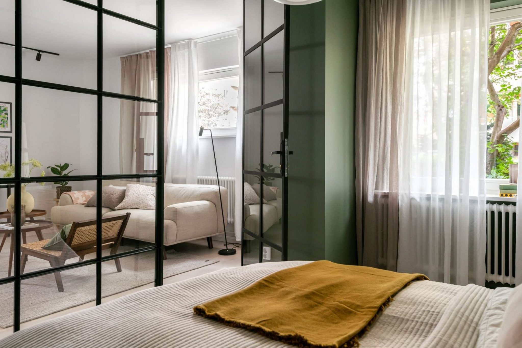 Un deux-pièces de 56m2 avec verrière à la chambre verte