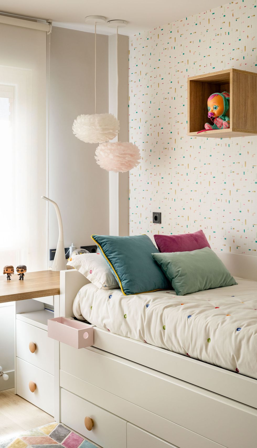 chambre avec papier-peint décoration contemporaine