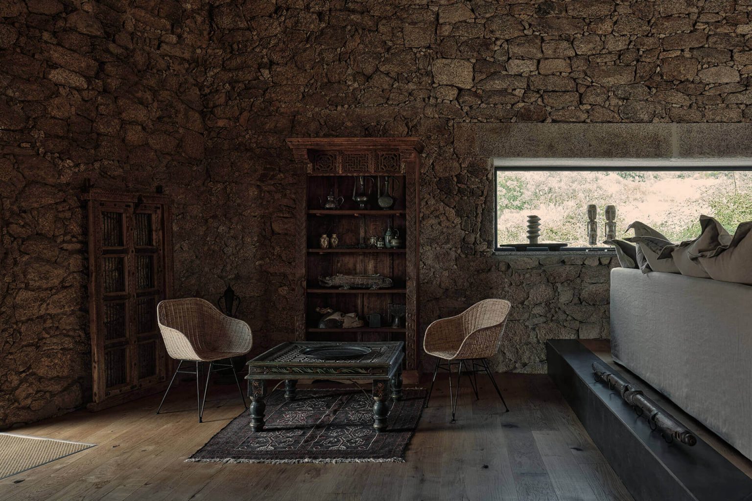 salon maison en pierre ancienne rénovée Portugal