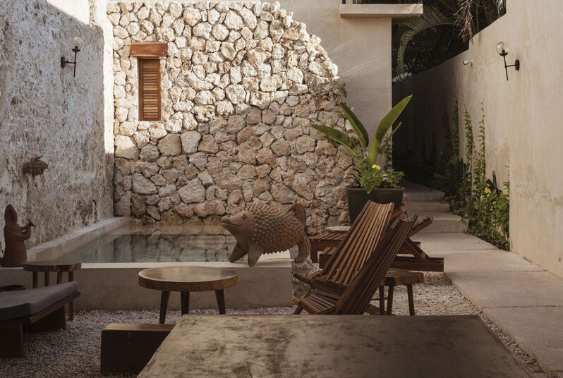 jardin avec petite piscine maison Mexique