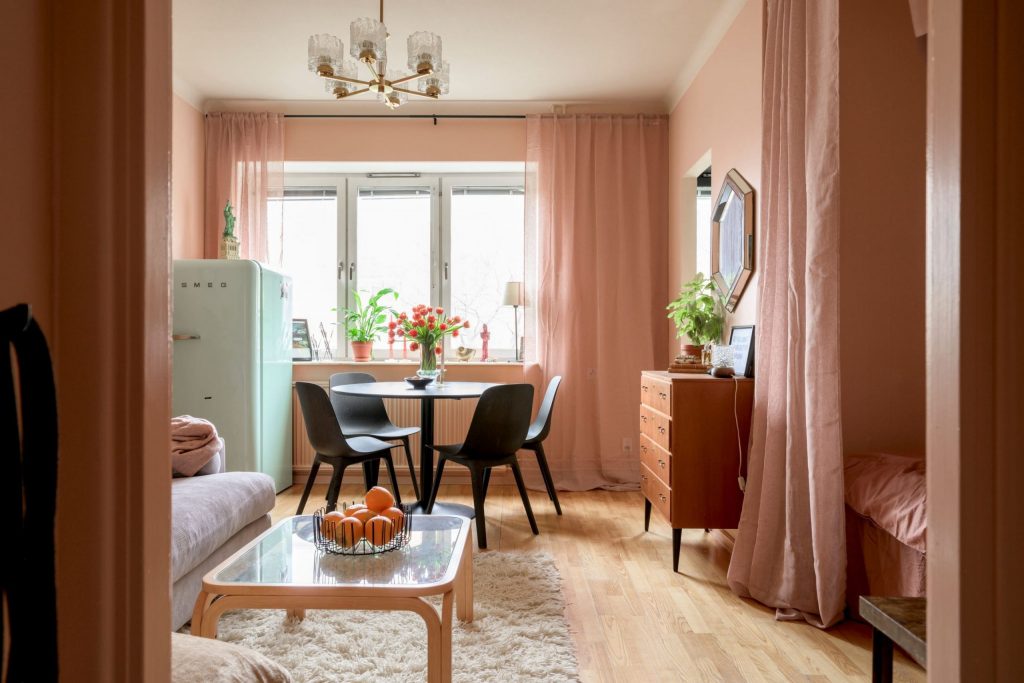Un studio de 25m2 vintage et coloré
