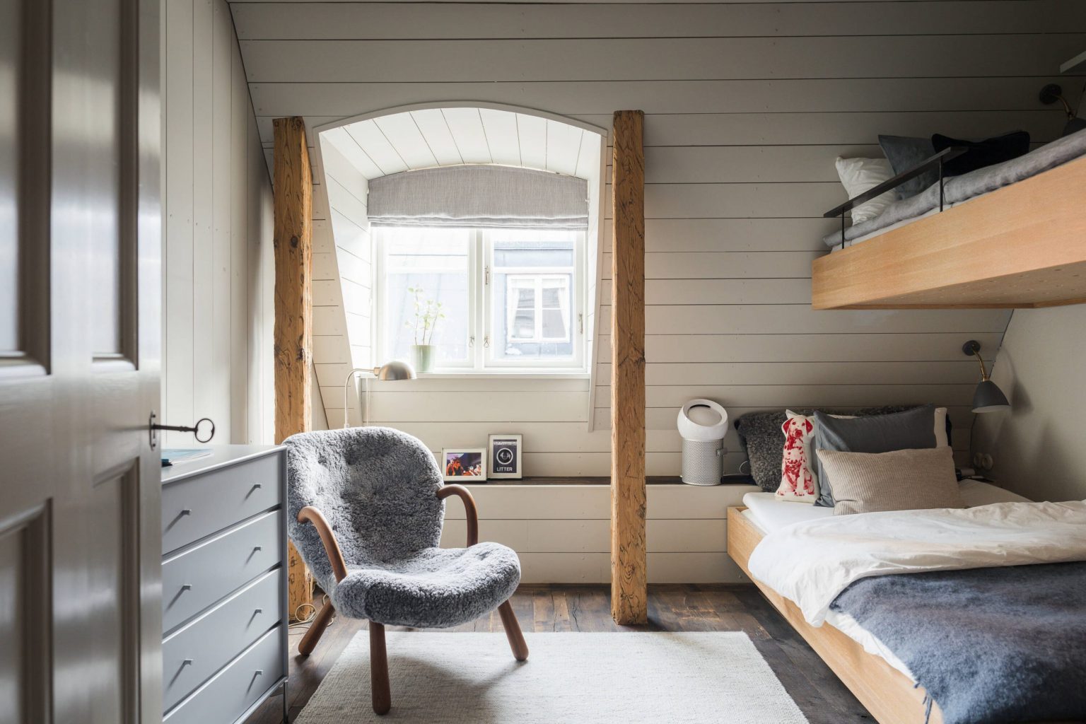 chambre mansardée lits superposés décoration scandinave