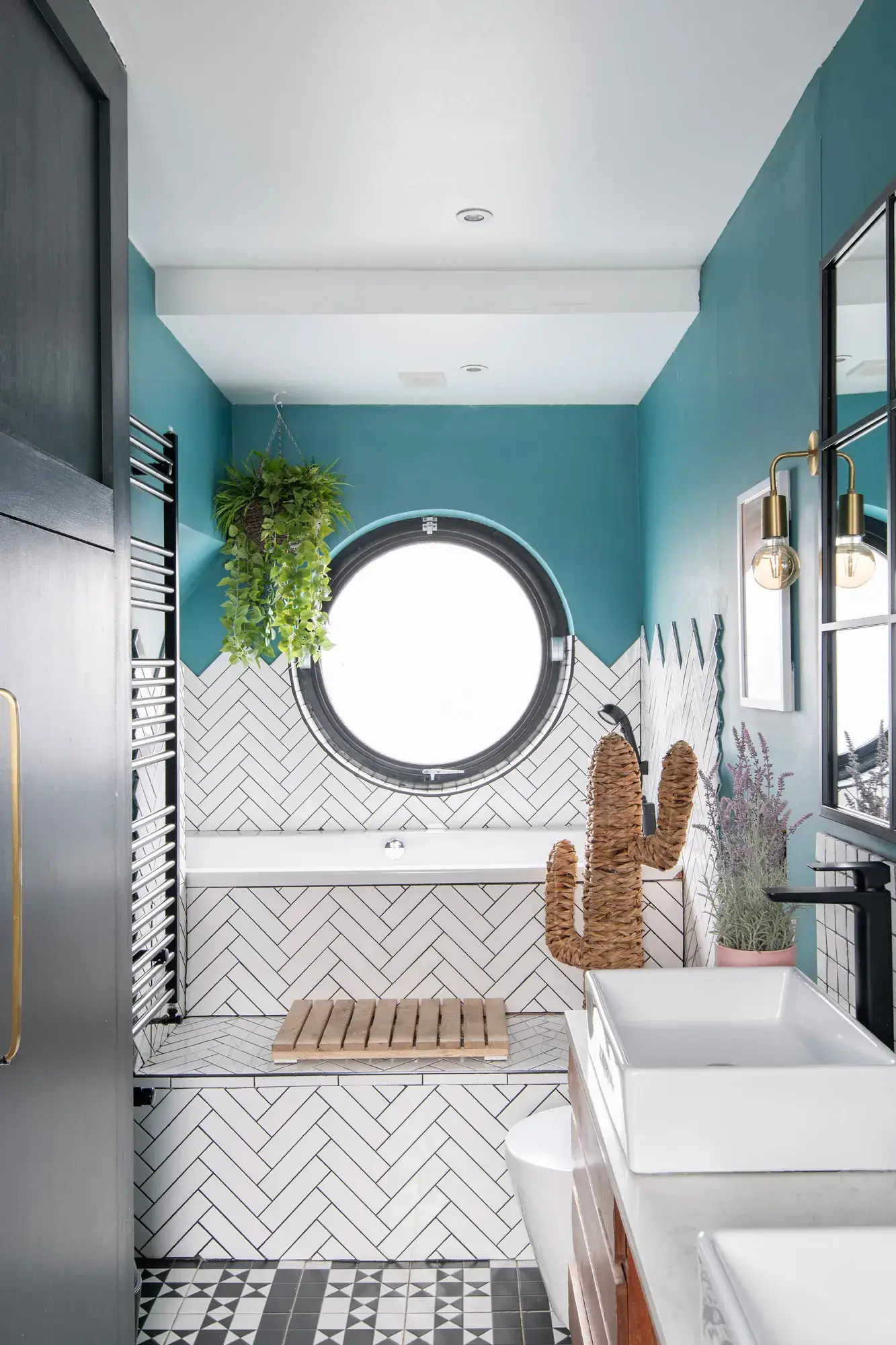 salle de bain bleue houseboat décoration moderne